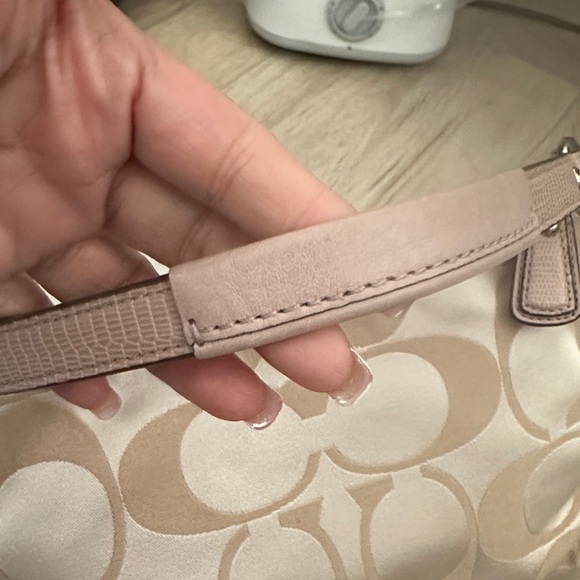 Coach Cream and Pink crossbody Bag - Picture 4 of 15